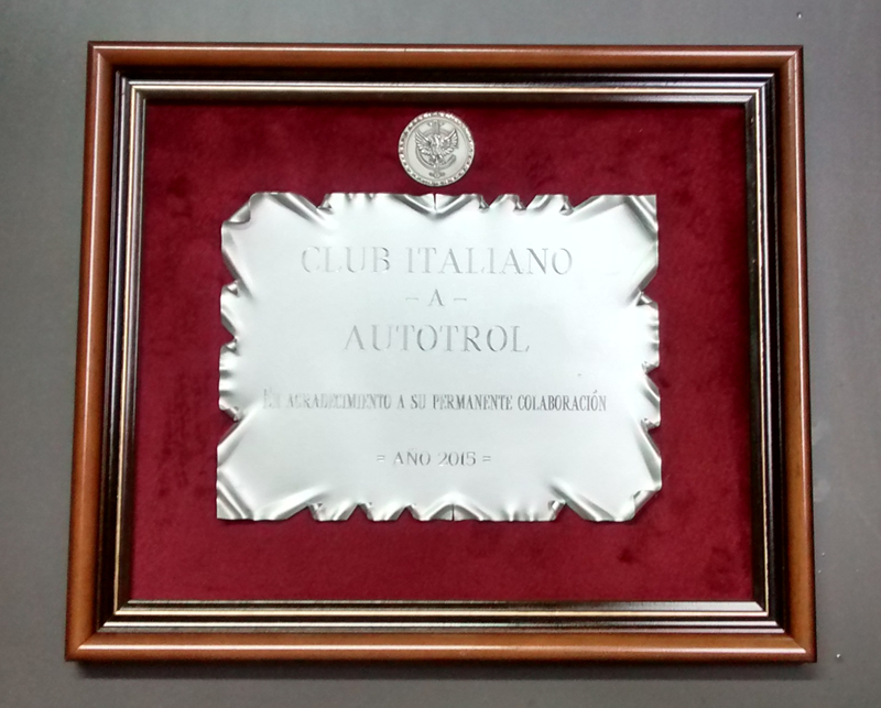 Plaqueta de metal con cuadro